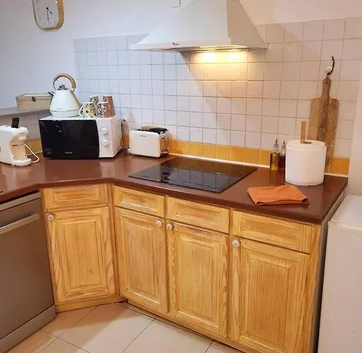 Proche Maison Carree