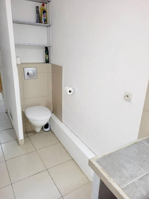 Apartment Proche Maison Carree