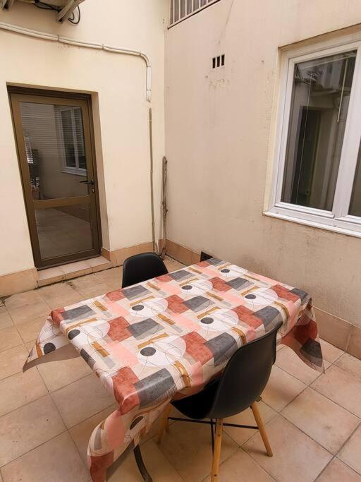 Appartement Proche Maison Carree